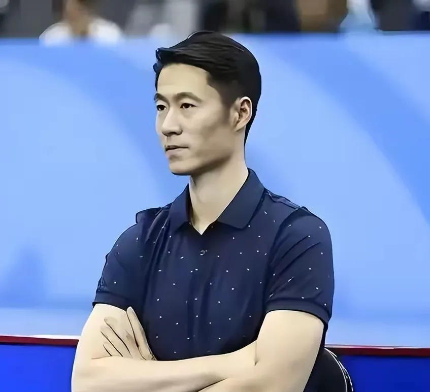 指挥若定的教练成就了球队的辉煌! 指挥若定的教练成就了球队的辉煌!